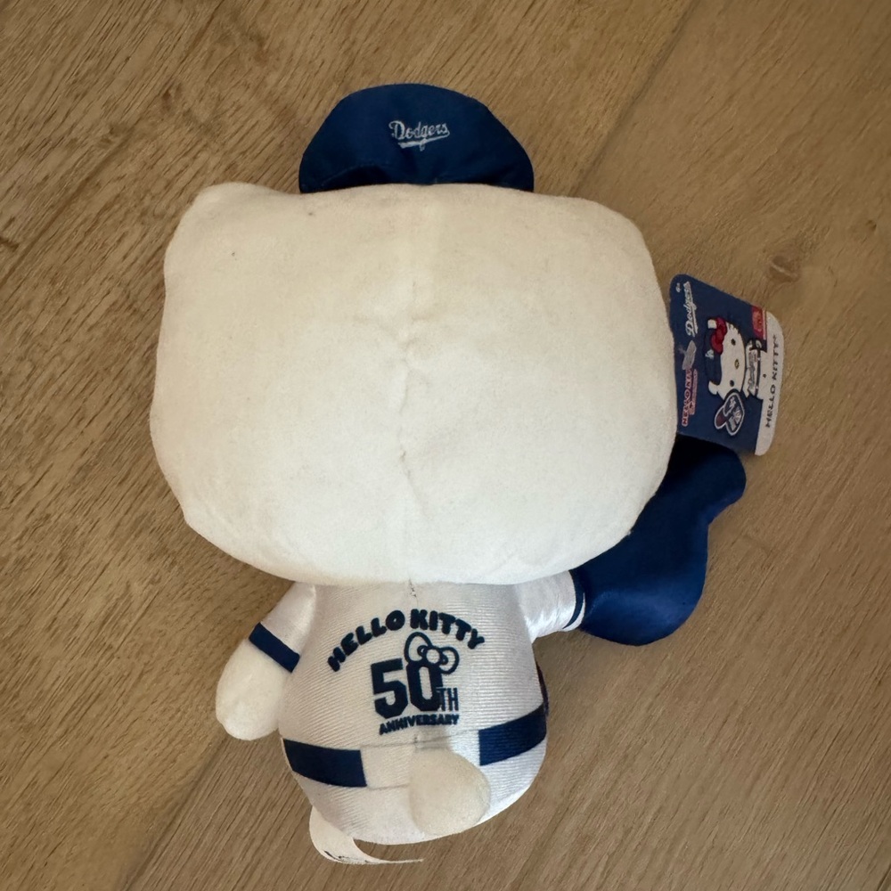 Los Angeles Dodgers Plush Hello Kitty 50th Anniversary Limited Edition - Picture 3 of 4